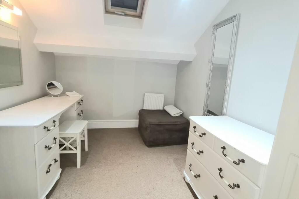 Stylish 2 Bedroom Apartment, Leeds Centre + Free Parking Buitenkant foto