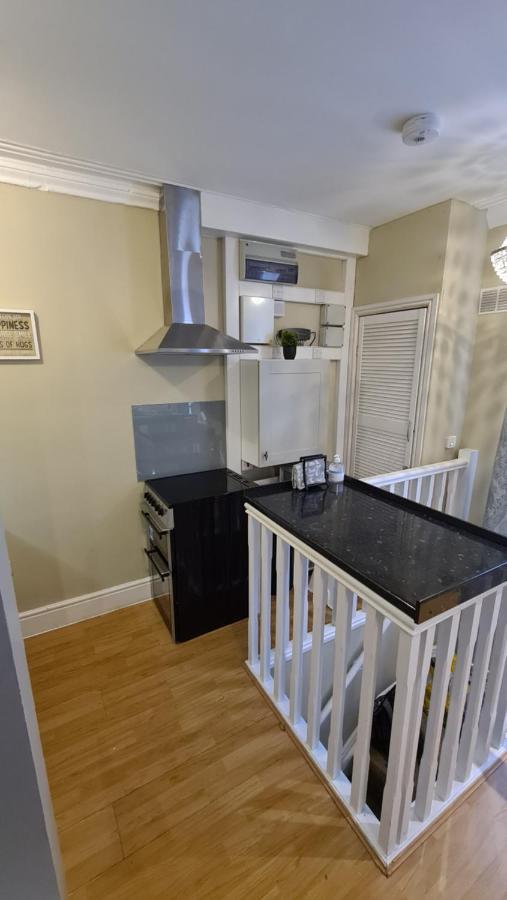 Stylish 2 Bedroom Apartment, Leeds Centre + Free Parking Buitenkant foto