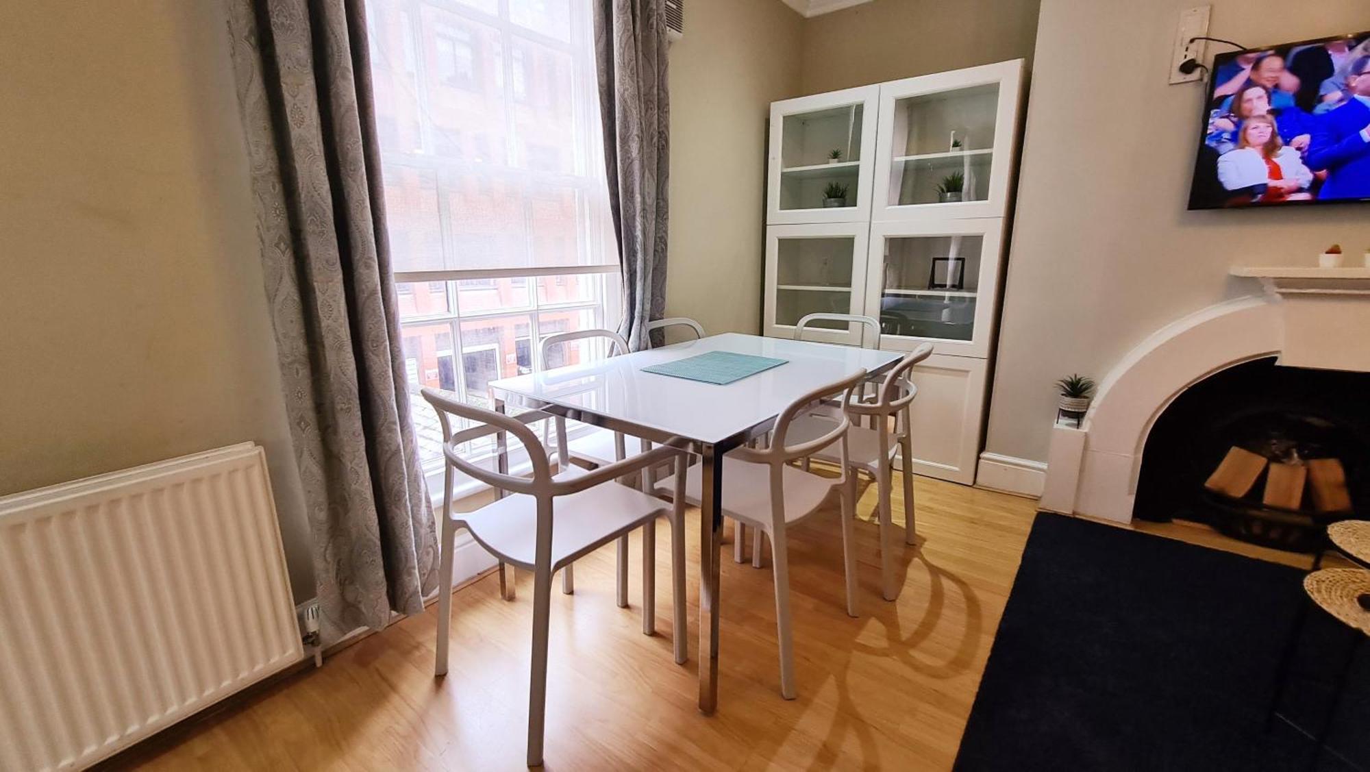 Stylish 2 Bedroom Apartment, Leeds Centre + Free Parking Buitenkant foto